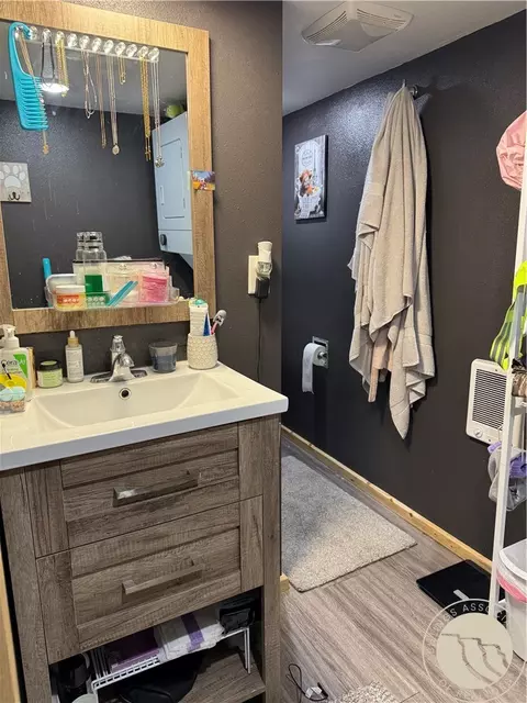 Bath - 511 Custer Ave, Jordan, MT 59337 photo 1 of 3