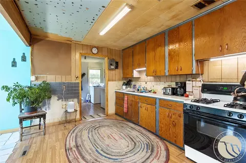 Kitchen - 19 Terland Rd, Reed Point, MT 59069 photo 2 of 2