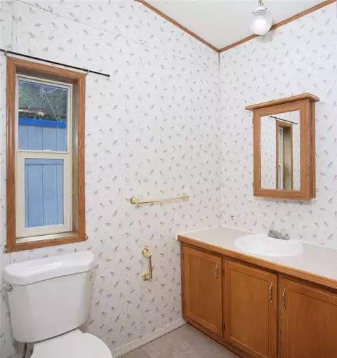 Bath - 102 Vaill Ave, Belfry, MT 59008 photo 3 of 4