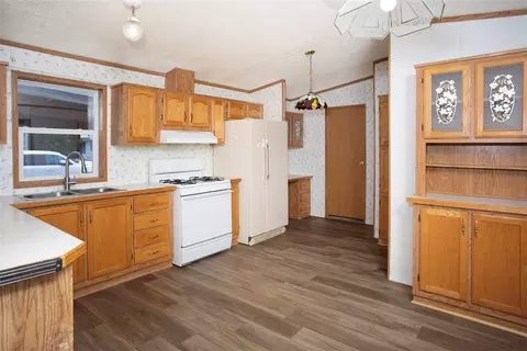 Kitchen - 102 Vaill Ave, Belfry, MT 59008 photo 2 of 3