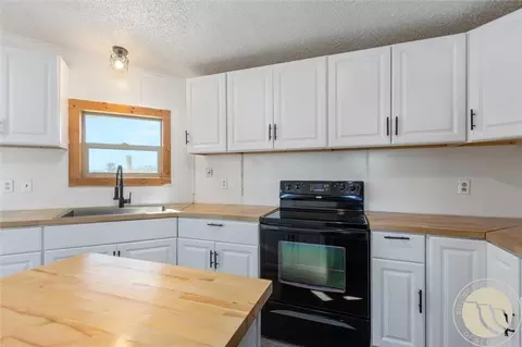 Kitchen - 711 Cougar Cir, Laurel, MT 59044 photo 2 of 2
