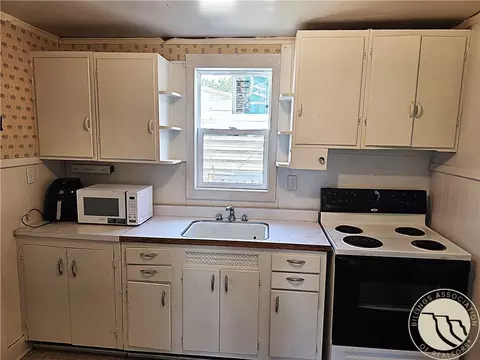 Kitchen - 909 G Ave, Circle, MT 59215 photo 2 of 4