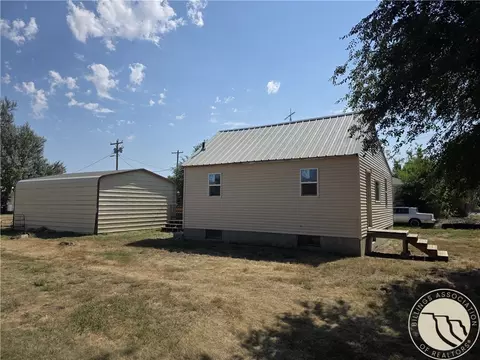 Exterior - 909 G Ave, Circle, MT 59215 photo 2 of 4