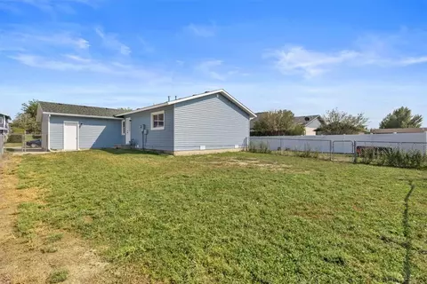 Exterior - 1012 11th Ave, Laurel, MT 59044 photo 3 of 6