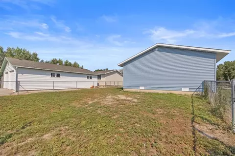 Exterior - 1012 11th Ave, Laurel, MT 59044 photo 4 of 6