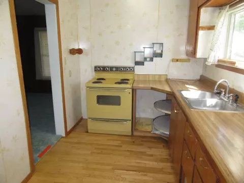 Kitchen - 234 Front Ave E, Joliet, MT 59041 photo 2 of 3
