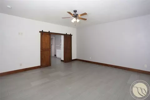 Living - 2460 Clarks Point Dr, Laurel, MT 59044 photo 3 of 4