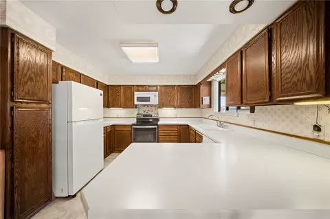 Kitchen - 1540 W 9th St, Laurel, MT 59044 photo 2 of 4