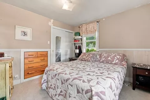 Bedroom - 526 E 2nd Ave N, Columbus, MT 59019 photo 2 of 3