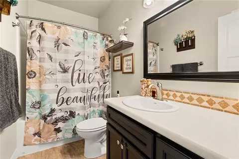 Bath - 3215 Brookway Dr, Laurel, MT 59044 photo 3 of 4