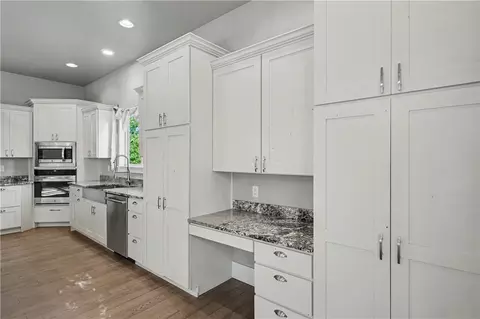 Kitchen - 2328 Boylan, Bozeman, MT 59715 photo 5 of 8
