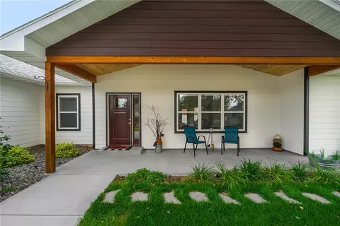 Exterior - 120 E Centennial Rd, Columbus, MT 59019 photo 3 of 13