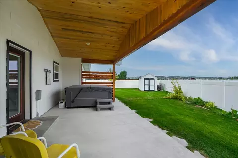 Exterior - 120 E Centennial Rd, Columbus, MT 59019 photo 5 of 13