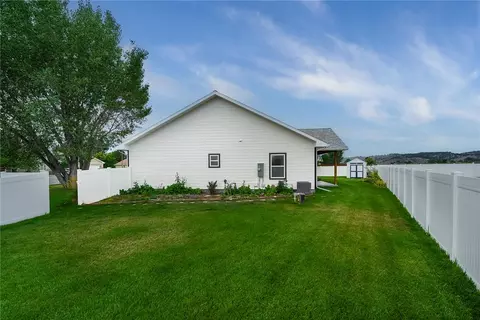 Exterior - 120 E Centennial Rd, Columbus, MT 59019 photo 7 of 13