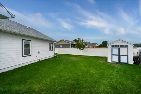 Exterior - 120 E Centennial Rd, Columbus, MT 59019 photo 4 of 13