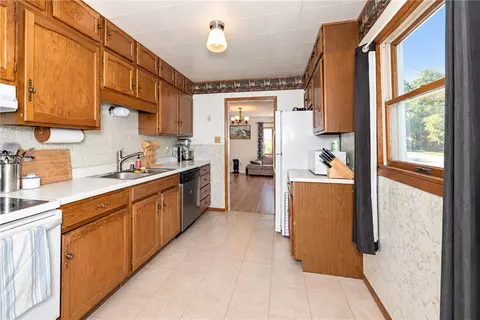 Kitchen - 5 E 2nd Ave N, Columbus, MT 59019 photo 1 of 2