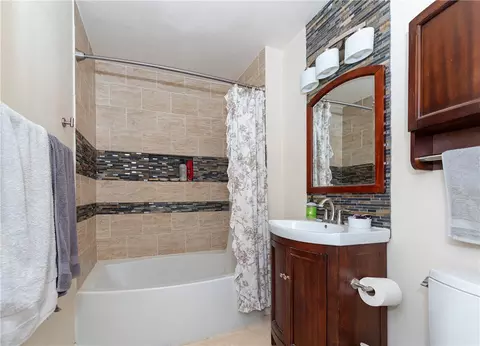 Bath - 5 E 2nd Ave N, Columbus, MT 59019 photo 1 of 1