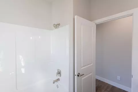 Bath - 1025 Jenea Dr, Laurel, MT 59044 photo 4 of 5