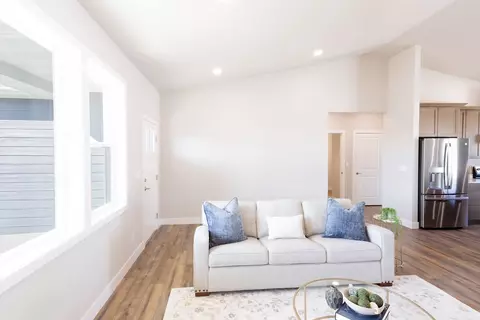 Living - 1025 Jenea Dr, Laurel, MT 59044 photo 2 of 3