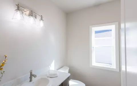 Bath - 1025 Jenea Dr, Laurel, MT 59044 photo 3 of 5