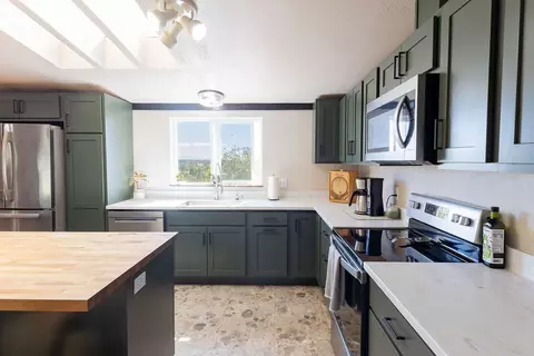 Kitchen - 4646 Clapper Flat Rd, Laurel, MT 59044 photo 3 of 4