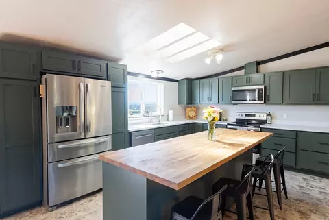 Kitchen - 4646 Clapper Flat Rd, Laurel, MT 59044 photo 1 of 4