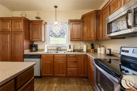 Kitchen - 1481 Saddle Ridge Rd, Laurel, MT 59044 photo 3 of 4