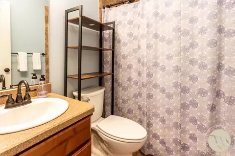Bath - 1481 Saddle Ridge Rd, Laurel, MT 59044 photo 2 of 2