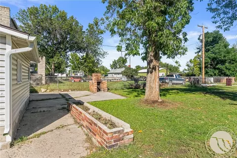 Exterior - 214 2nd St E, Roundup, MT 59072 photo 4 of 10