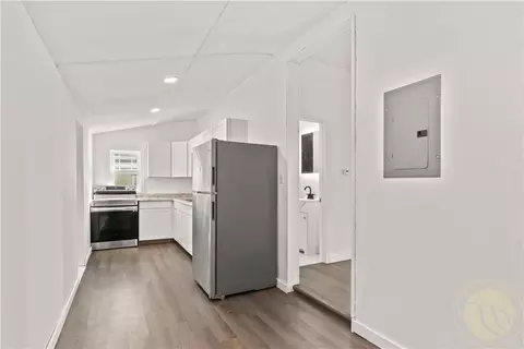 Entry Way - 214 2nd St E, Roundup, MT 59072 photo 2 of 6