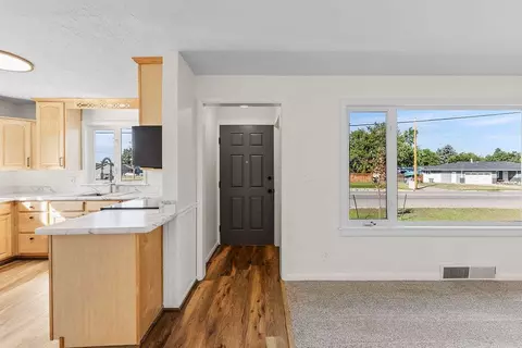 Entry Way - 1601 Bitterroot Dr, Billings, MT 59105 photo 1 of 5