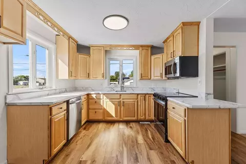 Kitchen - 1601 Bitterroot Dr, Billings, MT 59105 photo 2 of 4