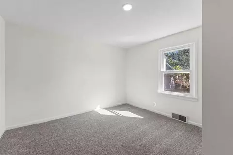 Bedroom - 1601 Bitterroot Dr, Billings, MT 59105 photo 5 of 6