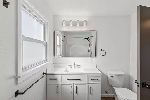 Bath - 1601 Bitterroot Dr, Billings, MT 59105 photo 2 of 3