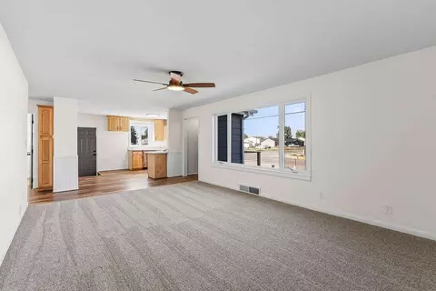 Living - 1601 Bitterroot Dr, Billings, MT 59105 photo 3 of 5