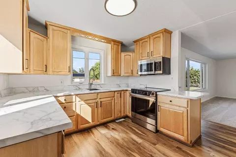 Kitchen - 1601 Bitterroot Dr, Billings, MT 59105 photo 3 of 4
