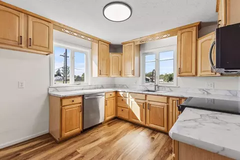 Kitchen - 1601 Bitterroot Dr, Billings, MT 59105 photo 4 of 4