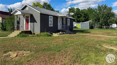 Exterior - 526 6th St SE, Sidney, MT 59270 photo 1 of 4