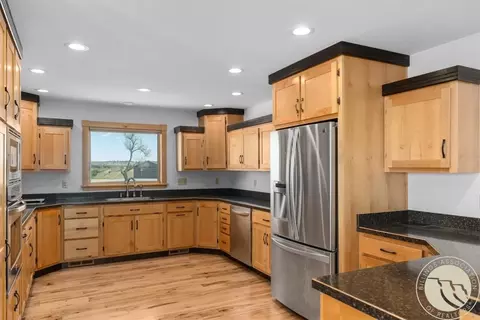 Kitchen - 7420 Whitetail Run, Shepherd, MT 59079 photo 2 of 3