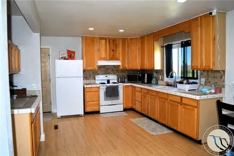 Kitchen - 5731 Shepherd Rd, Shepherd, MT 59079 photo 1 of 1