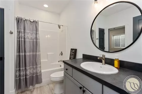 Bath - 2913 Brookway Dr, Laurel, MT 59044 photo 4 of 5
