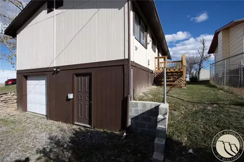 Exterior - 623 3rd St E, Roundup, MT 59072 photo 6 of 9