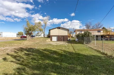 Exterior - 623 3rd St E, Roundup, MT 59072 photo 8 of 9