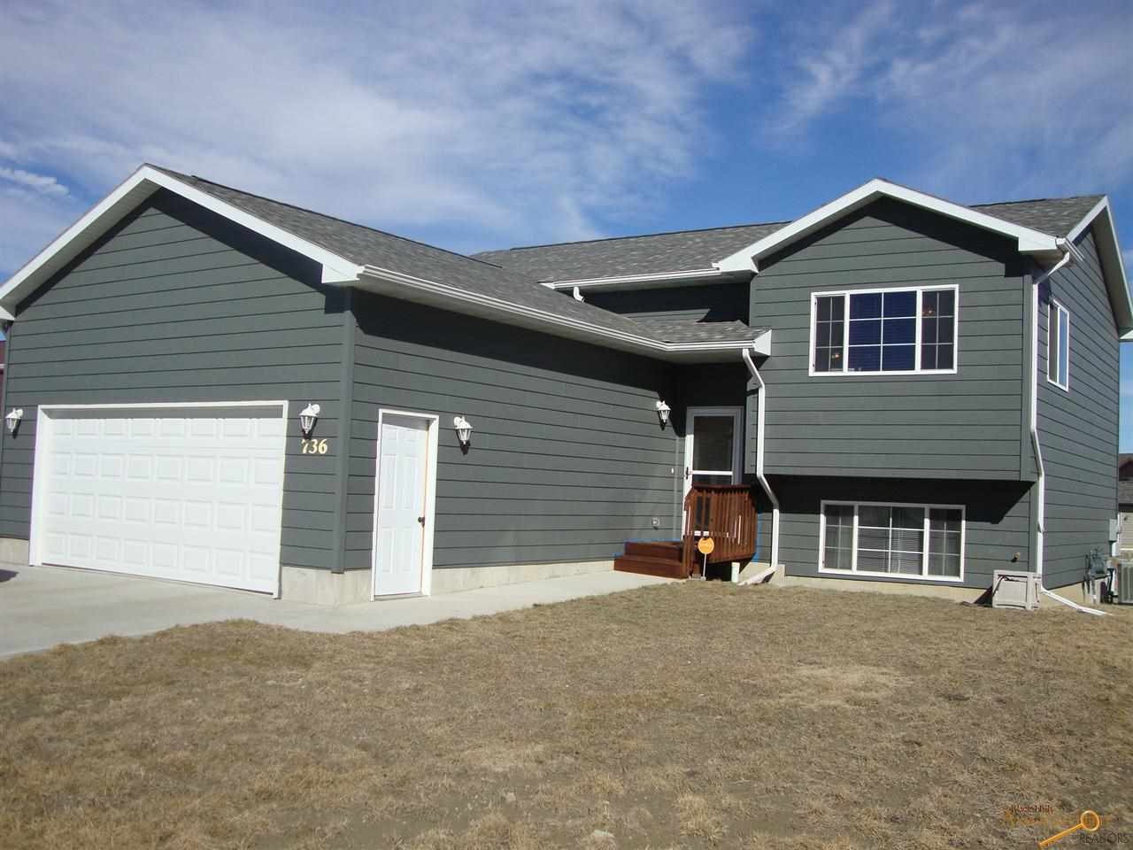 736 Bear Tooth Ct, Box Elder, SD 57719 photo 1