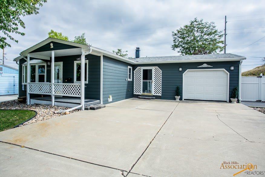 2202 Hoefer Ave, Rapid City, SD 57701 photo 1
