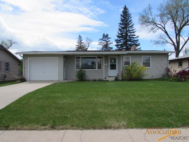 2062 10th Ave, Belle Fourche, SD 57717 photo 1