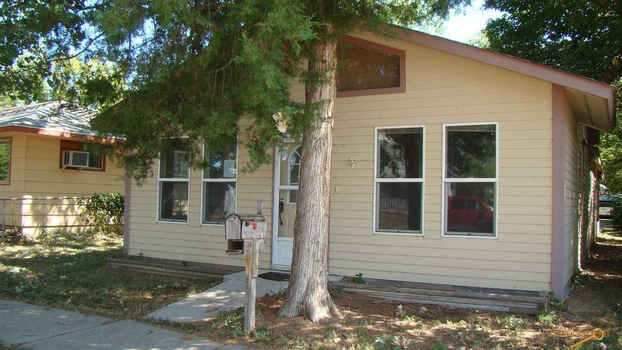 519 3rd Ave, Belle Fourche, SD 57717 photo 1