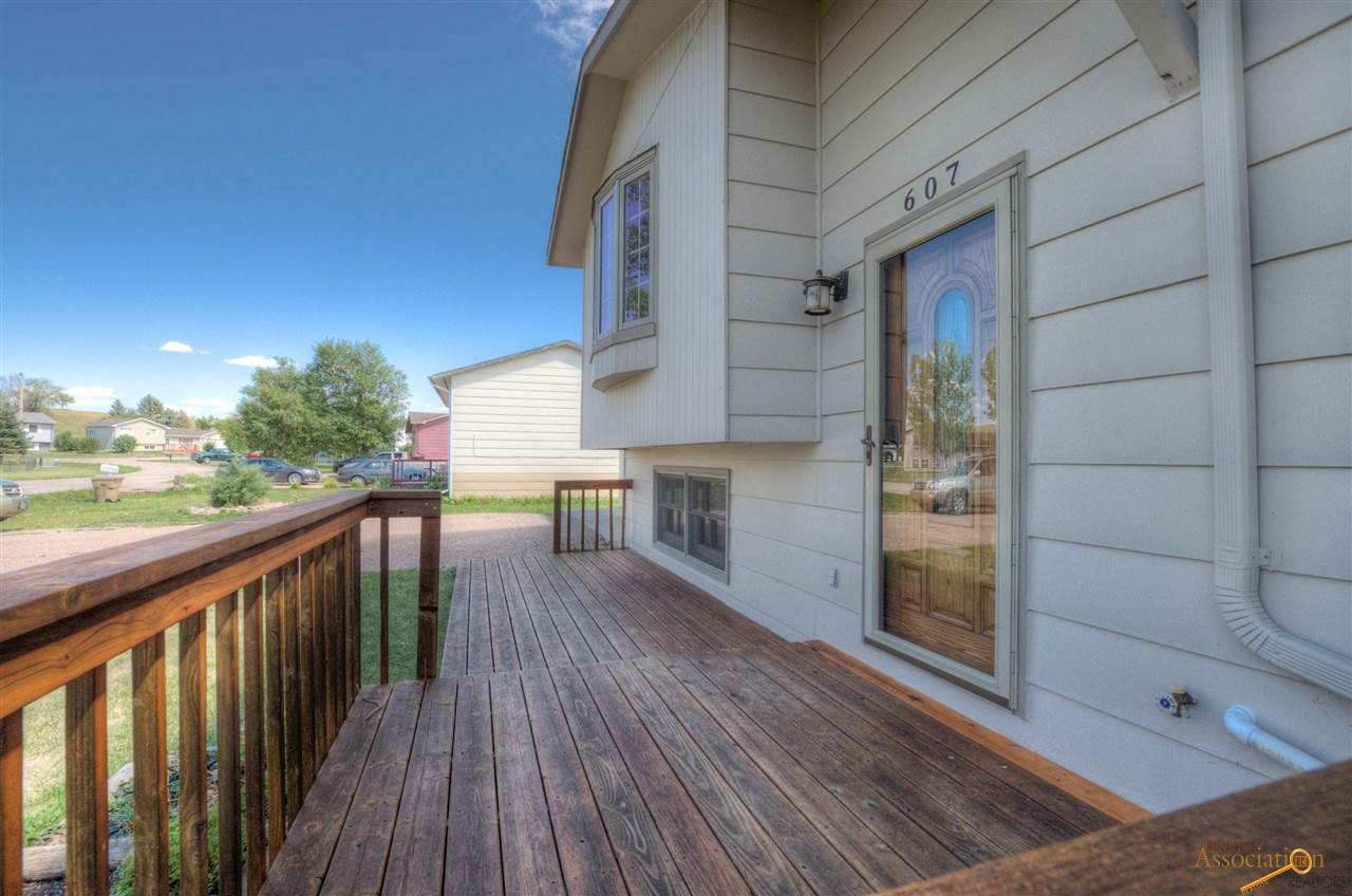 607 Hummingbird Cir, Box Elder, SD 57719 photo 2