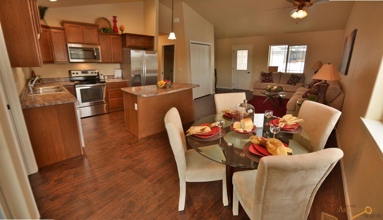 7320 Castlewood Dr, Summerset, SD 57718 photo 7