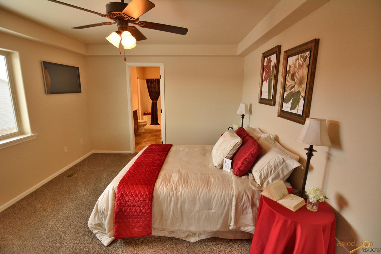 7320 Castlewood Dr, Summerset, SD 57718 photo 13
